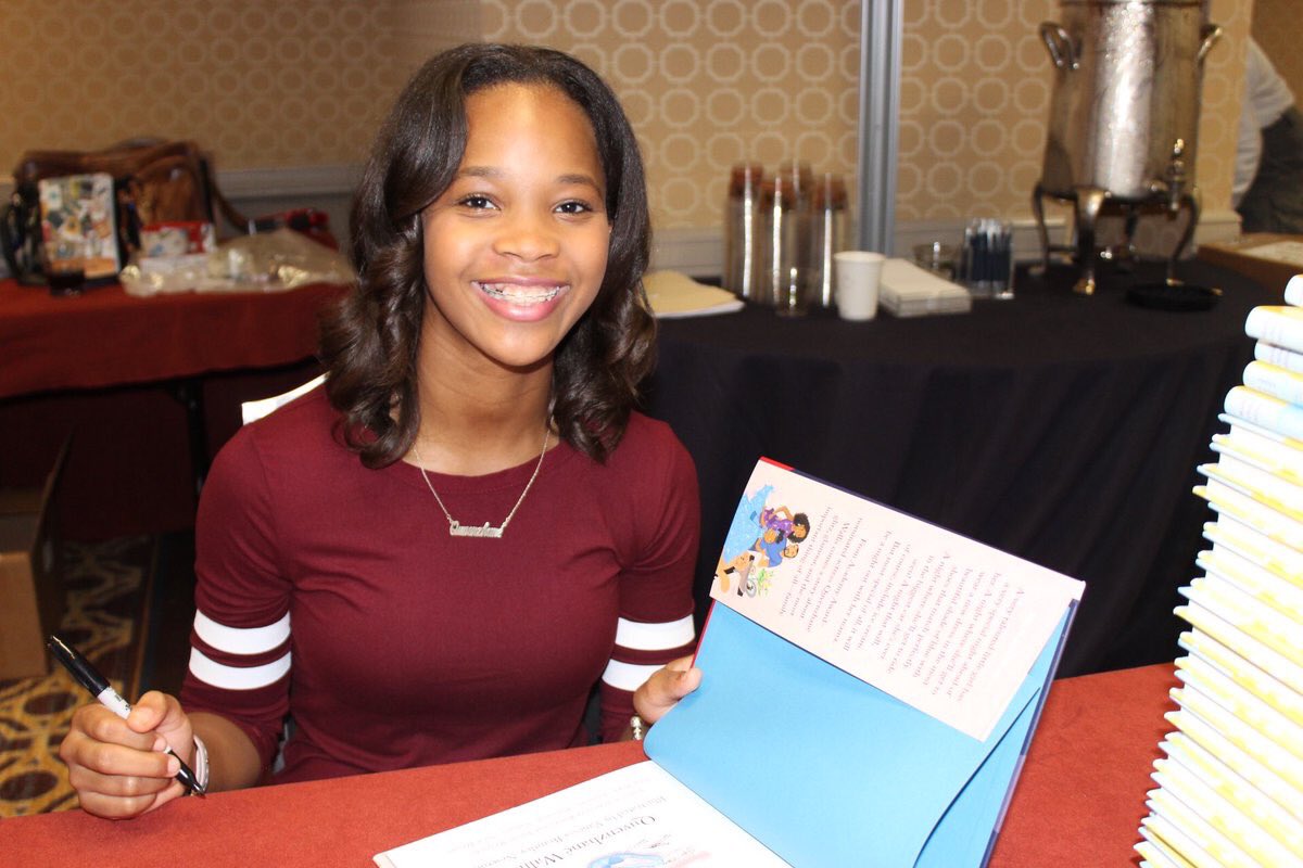 Quvenzhané-Wallis-book signing night out w mama